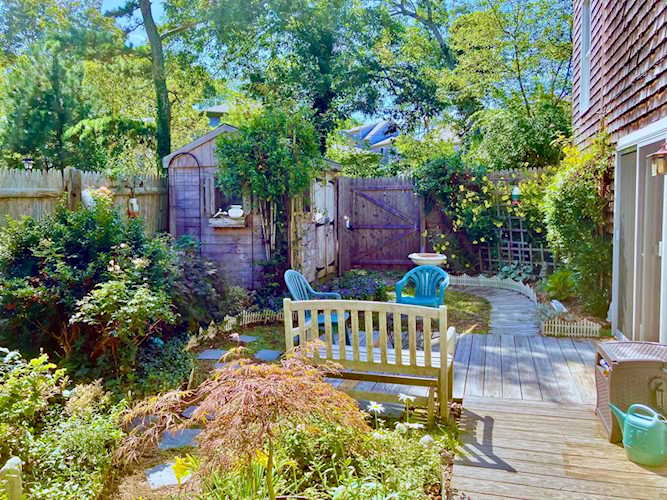 46 Nelson Avenue Provincetown, MA 02657 | MLS 22304078 Photo 1