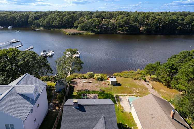 113 Shorewood Drive East Falmouth, MA 02536