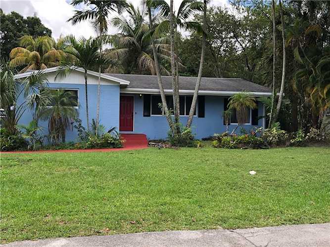 3020 SW 19th St Fort Lauderdale, FL 33312