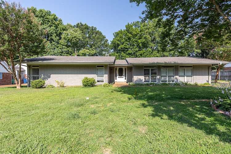 2181 Riverdale Rd Germantown, TN 38138