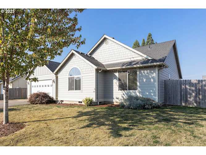 680 Andrian DR Molalla, OR 97038 | MLS 23211772 Photo 1