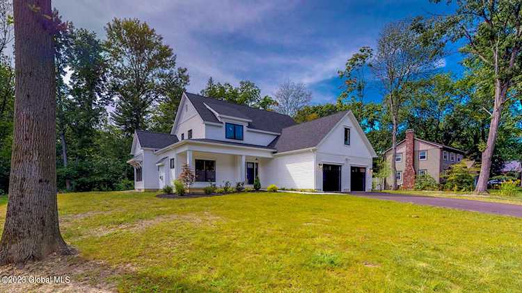 23 Macory Way Gansevoort, NY 12831