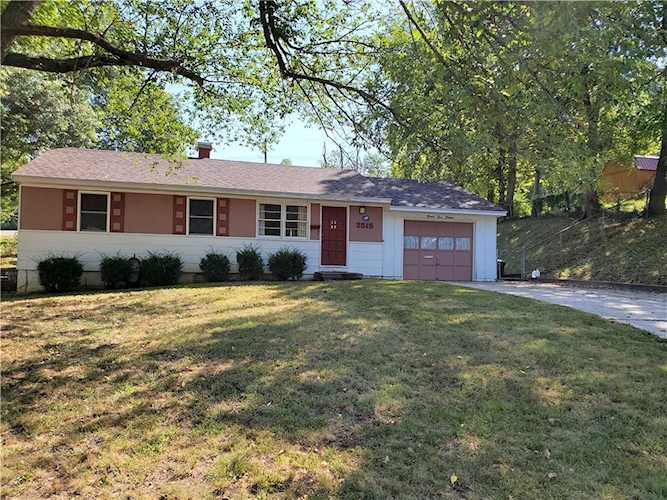 2515 S Arlington Ave Independence, MO 64052 | MLS 2455077 Photo 1