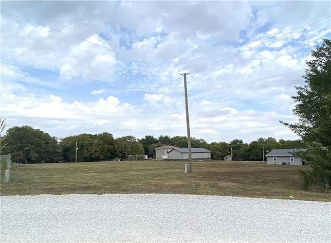 50 Shady Ln Linn Valley, KS 66040