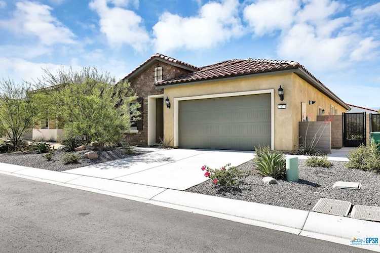 17 Gamay Rancho Mirage, CA 92270