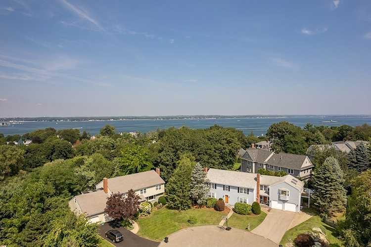 9 Beacon Hill Rd Marblehead, MA 01945