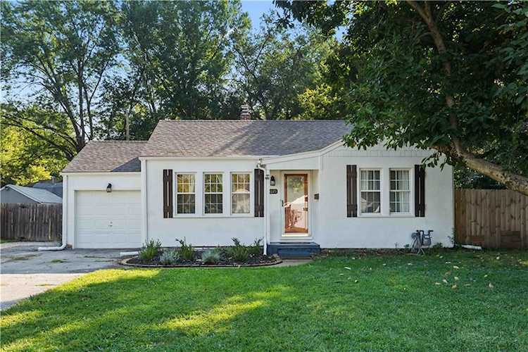 1021 S 57th Terrace Kansas City, KS 66106 | MLS 2453586 Photo 1