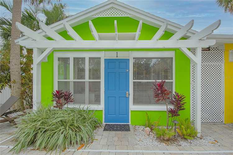 2404 1st St Indian Rocks Beach, FL 33785