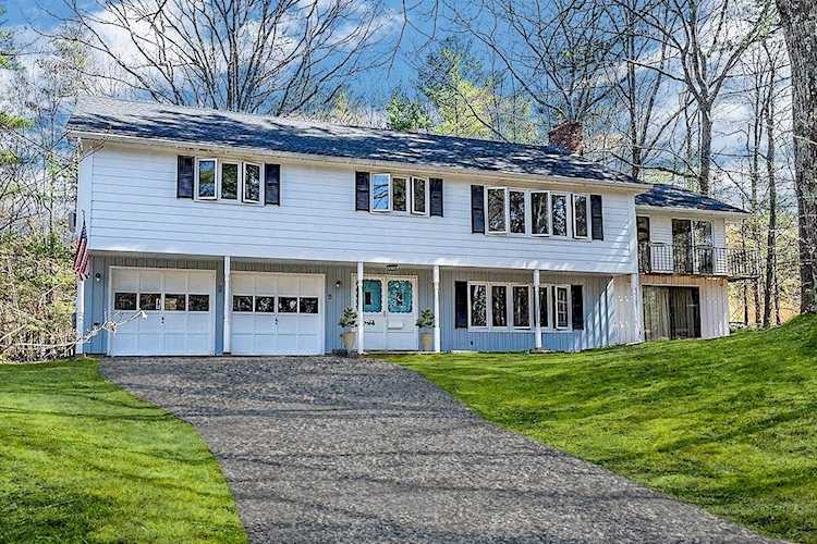 6 Olde Lantern Rd Bedford, NH 03110 | MLS 4949320 Photo 1