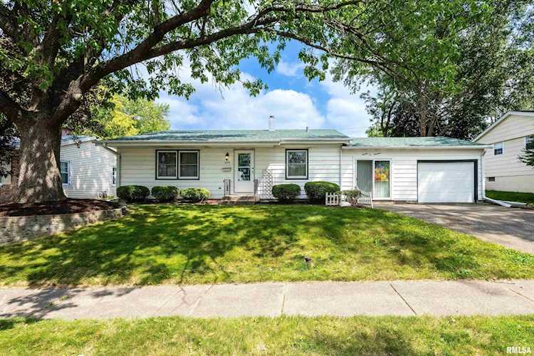 2219 N Birchwood Ave Davenport, IA 52804 | MLS QC4245800 Photo 1