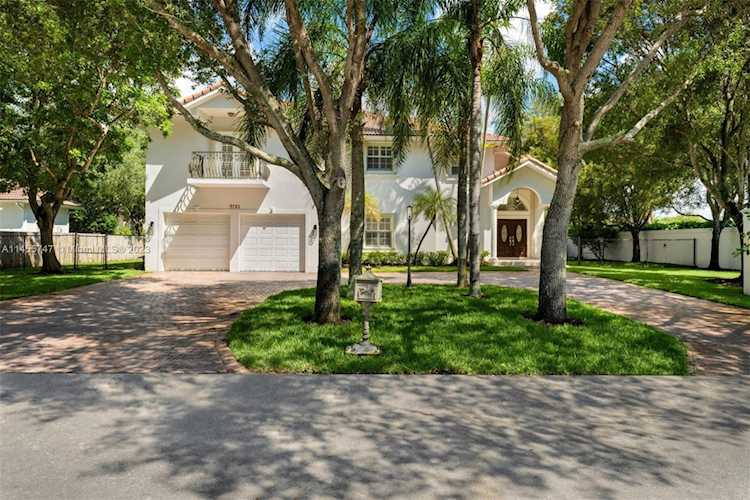 9701 SW 94th Ter Miami, FL 33176