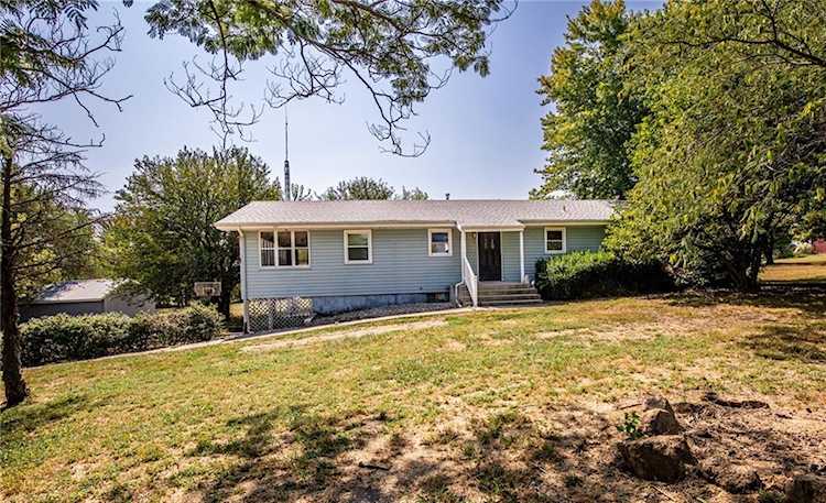 20407 E 1100th Rd Pleasanton, KS 66075