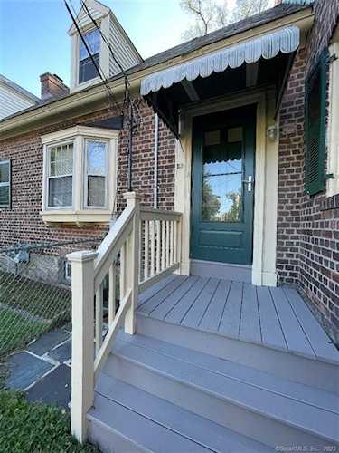 113 Alsace St Bridgeport, CT 06604