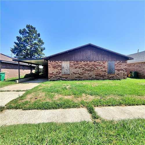 2444 Williamsburg Dr La Place, LA 70068
