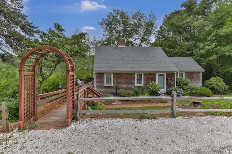 18 Uncle Vicks Way Orleans, MA 02653