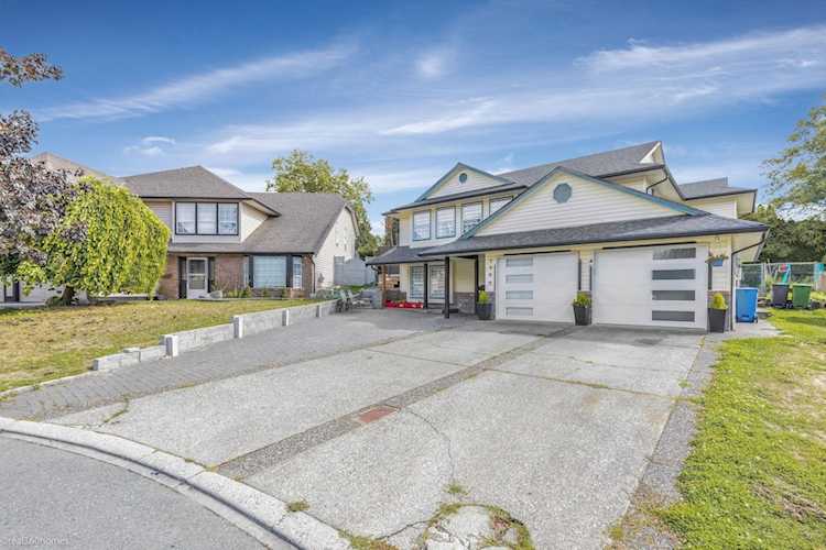 2952 Sidoni Place Abbotsford, BC V2T 5K1