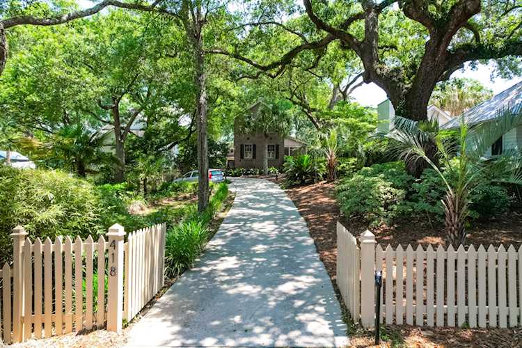 418 Royall Avenue Mount Pleasant, SC 29464 | MLS 23012127 Photo 1