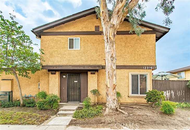 12316 Runnymede St North Hollywood, CA 91605 | MLS SR23175439MR Photo 1