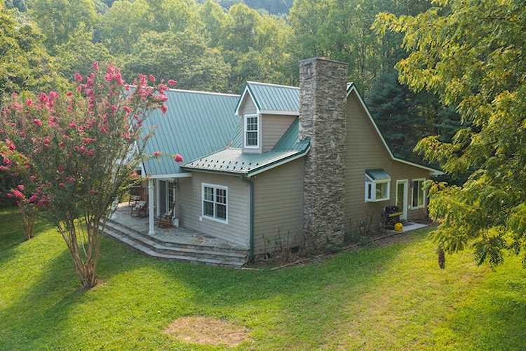 1423 North Fork Stuart, VA 24171