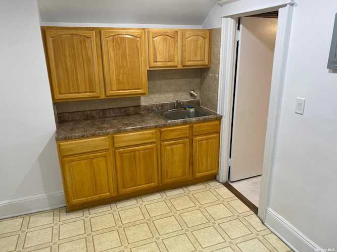 53-20 94th St Elmhurst, NY 11373