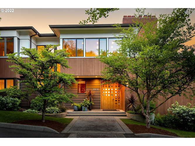 1901 S Comus ST Portland, OR 97219