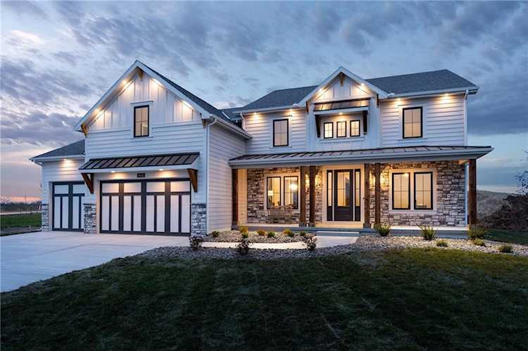 10755 N Hickory Ct Kansas City, MO 64155