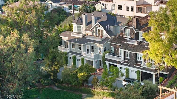 2730 Bayside Dr Corona Del Mar, CA 92625