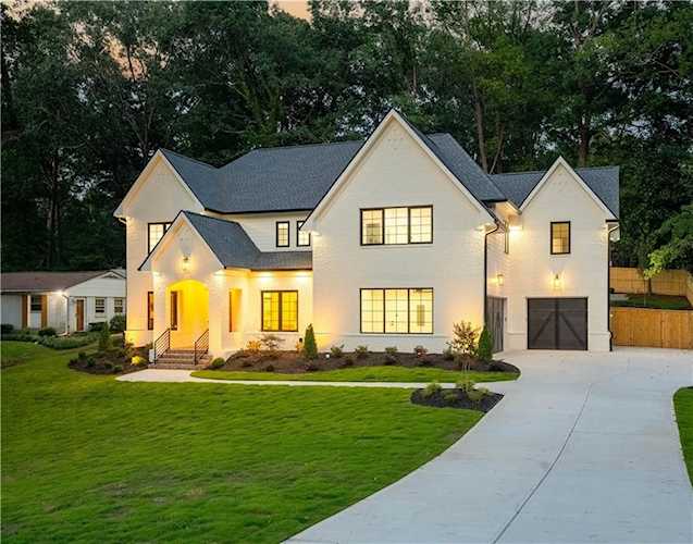 3918 Flowerland Drive NE Brookhaven, GA 30319