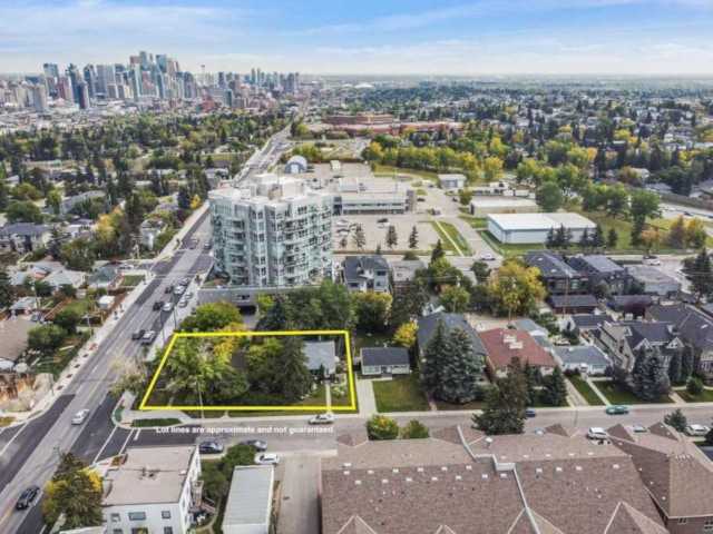 1902, 1906, 1910 SW 24A St Calgary, AB T3E 1V3