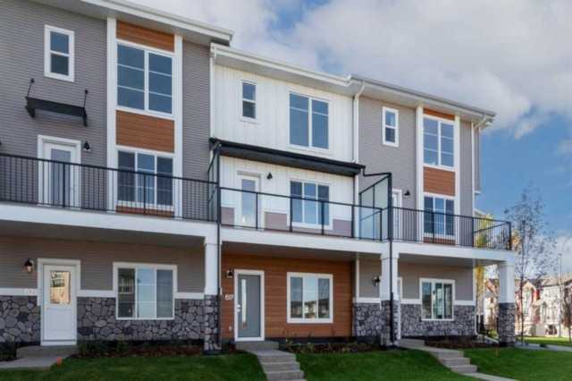 617 NE Savanna Blvd Calgary, AB T3J 2K2