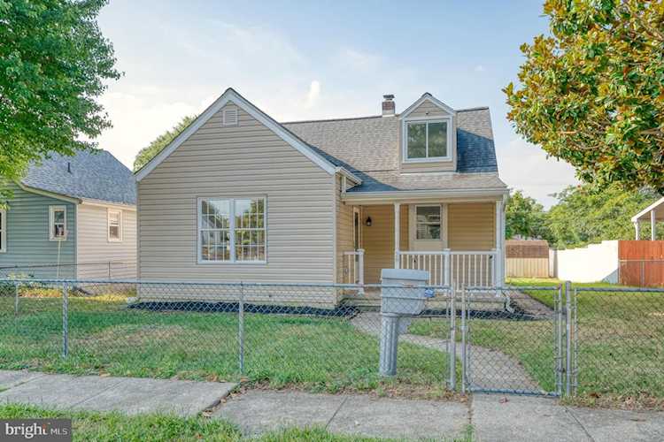 28 Riverside Rd Essex, MD 21221