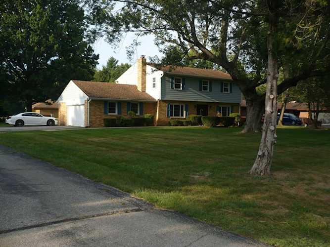 610 Golf Ln Indianapolis, IN 46260
