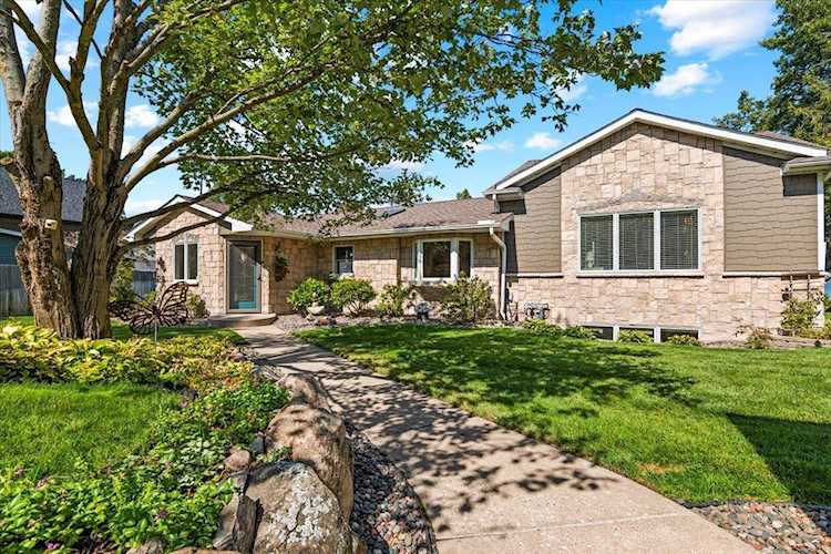 3477 Interlachen Drive NE Ham Lake, MN 55304