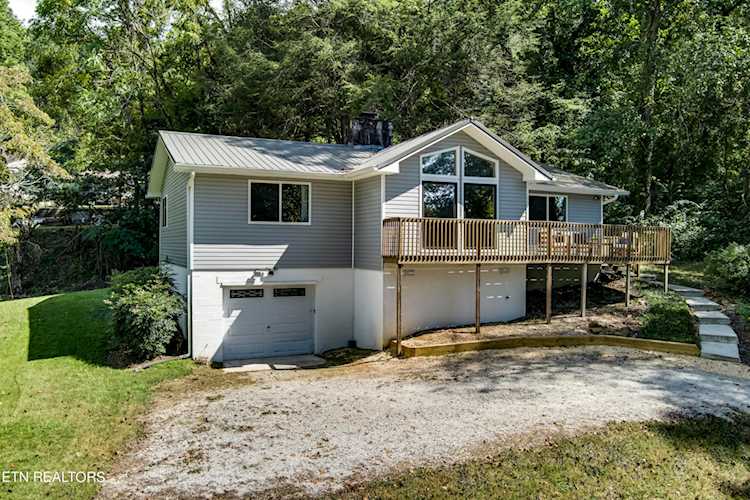 2387 Sugar Grove Valley Rd Harriman, TN 37748