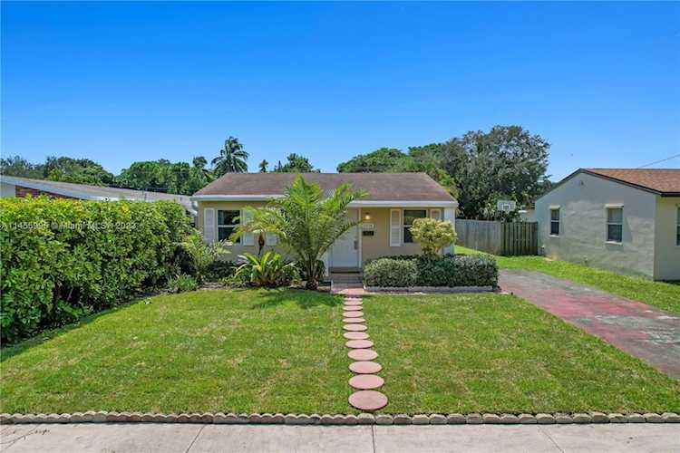 2738 Taylor St Hollywood, FL 33020