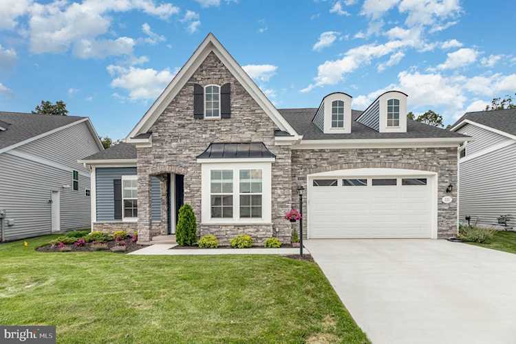221 Rustic Wood Dr Gettysburg, PA 17325