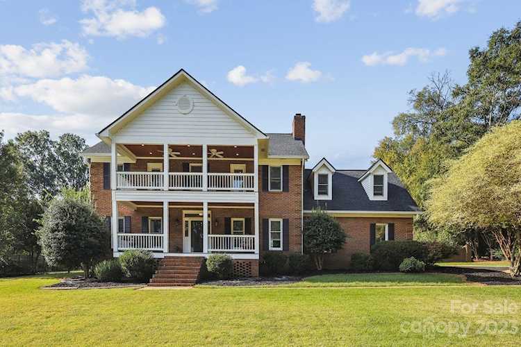 5011 Tracewood Ct Charlotte, NC 28215 | MLS 4072274 Photo 1
