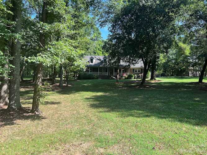 1714 Chestnut Ln Matthews, NC 28104
