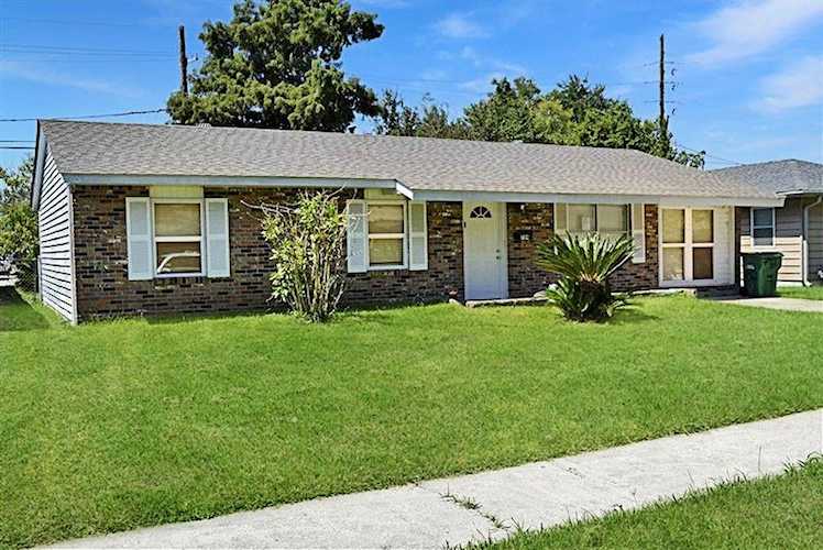 704 Madewood Dr La Place, LA 70068