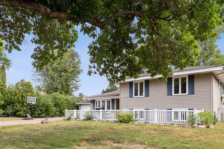 2401 80th Avenue N Brooklyn Park, MN 55444