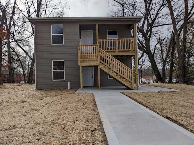 306 W Market St Warrensburg, MO 64093