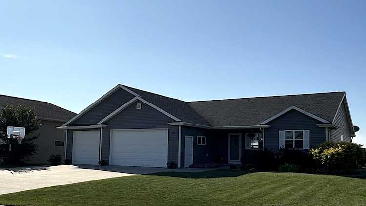 1231 Allison Dr Neenah, Village of Fox Crossing, WI 54956