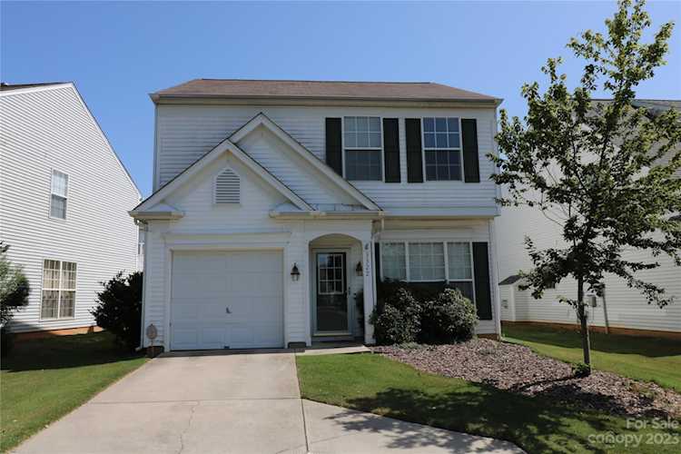 3322 Elizabeth Glen Dr Charlotte, NC 28270