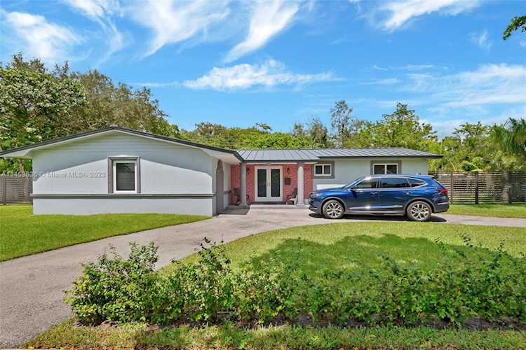 8325 SW 104th St Miami, FL 33156