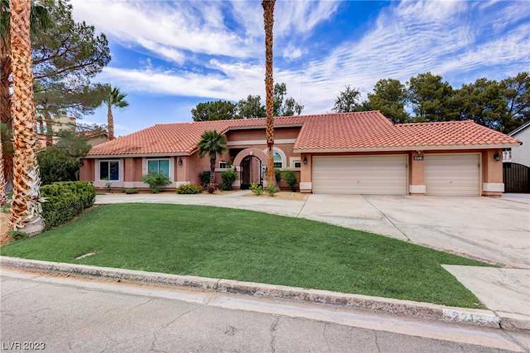 2212 Lucerne Dr Henderson, NV 89014