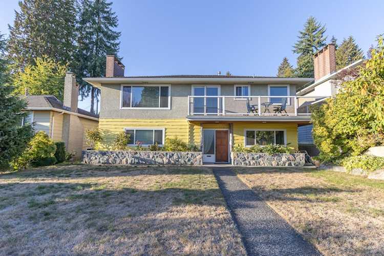 230 E 26th Street North Vancouver, BC V7N 1A8