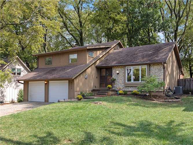 6115 Albervan St Shawnee, KS 66216 | MLS 2456009 Photo 1