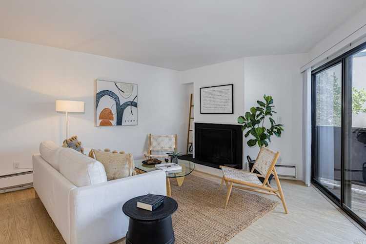 20 Corte Real Greenbrae, CA 94904 | MLS 322076441 Photo 1