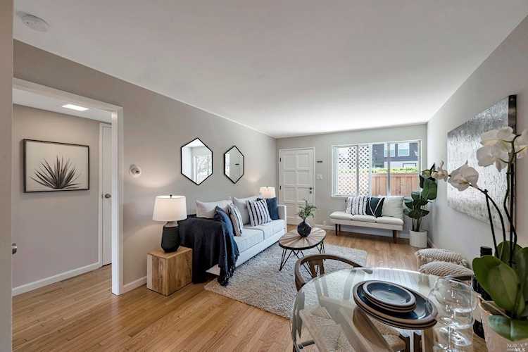 61 Pixley Avenue #3 Corte Madera, CA 94925 | MLS 323014892 Photo 1