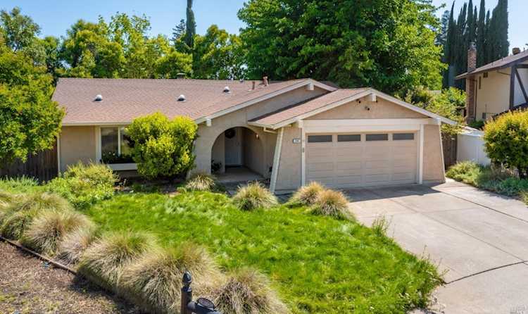 218 Sandalwood Court in Vacaville, CA Photo 1